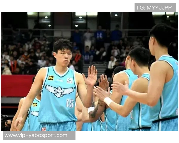 格兰特谈杨瀚森跑位配合能力语言障碍影响沟通效果